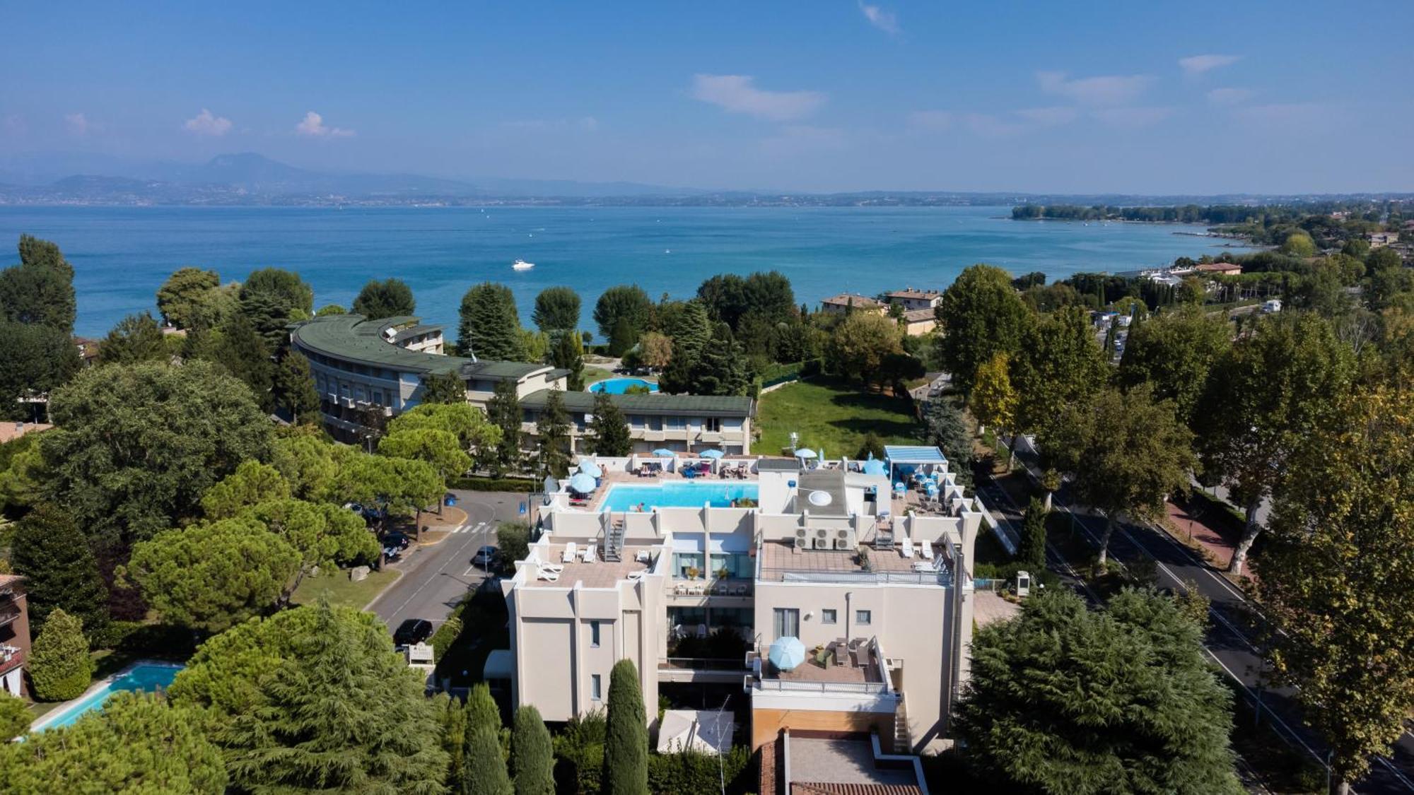 Hotel Alfieri Sirmione Exterior photo